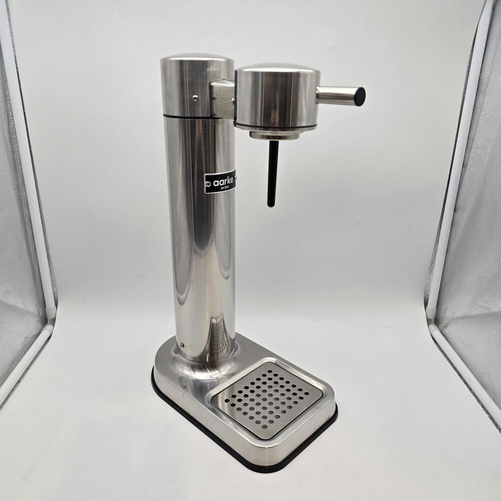 Aarke Carbonator AA01 Sparkling Water Soda Pop Maker Silver - **NO CO2